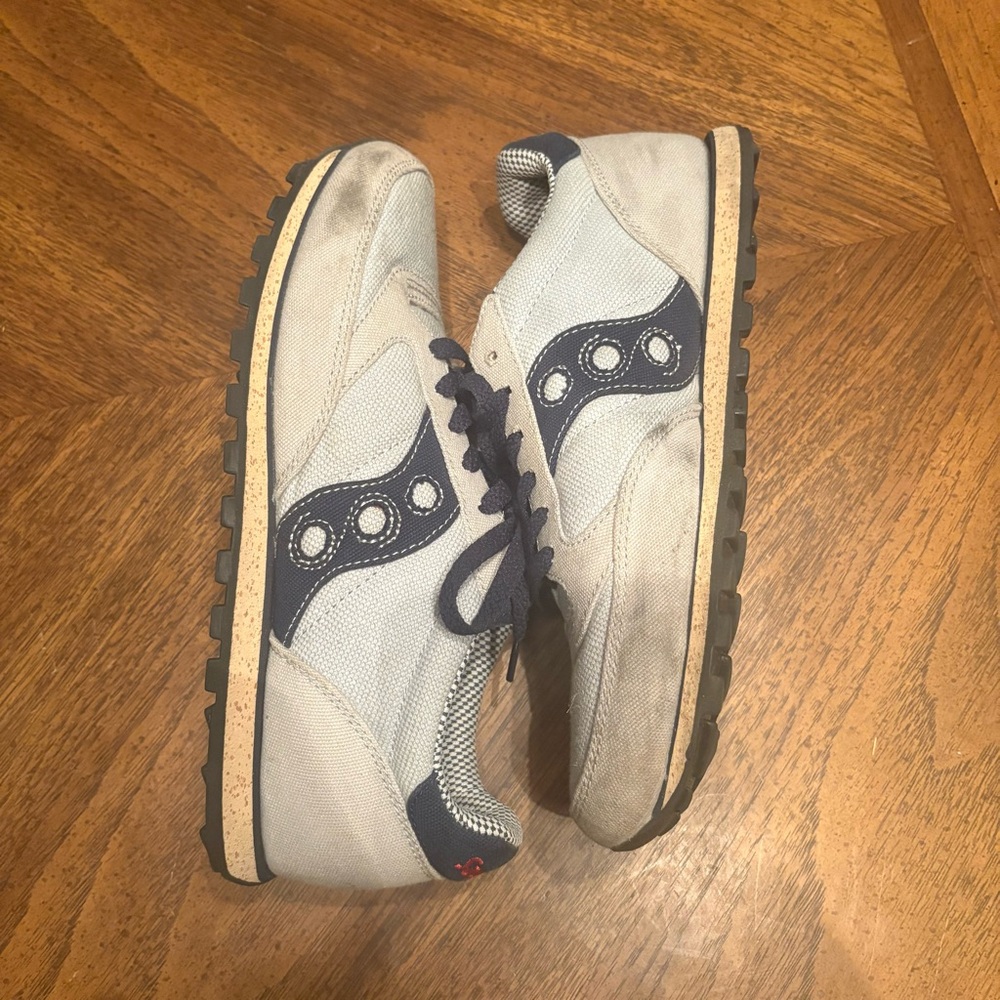 Vegan Saucony Jazz Navy and lite blue shoes